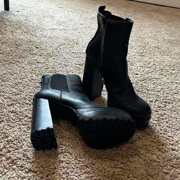 Platform booties - Picture 4 of 4